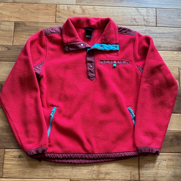 The North Face Royal Arch 1/4 snap fleece pullover.